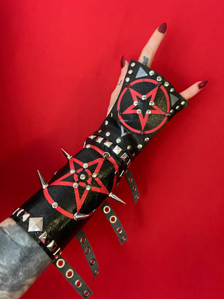 Hell Couture Sammi Curr Gauntlet